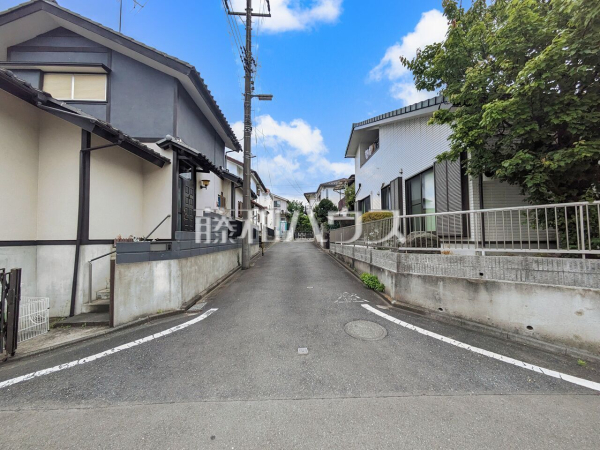 接道状況および現場風景 【八王子市西寺方町】 接道状況および現場風景 【八王子市西寺方町】