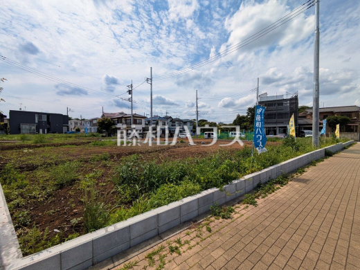 接道状況および現場風景 【西東京市中町6丁目】物件より10分圏内に小中学校・保育園・スーパー揃う好住環境
