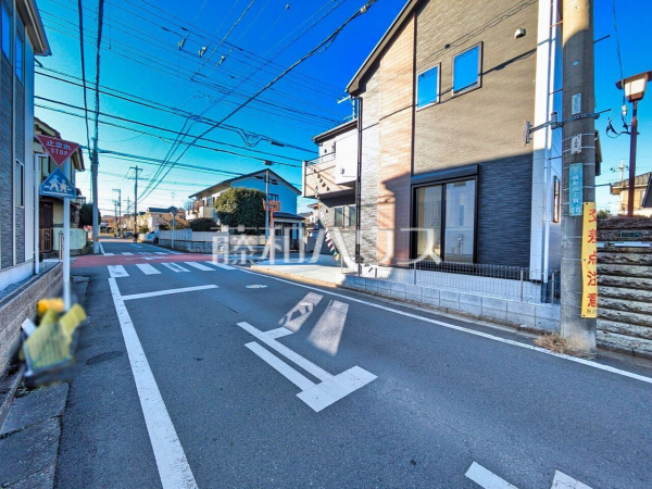接道状況および現場風景 【所沢市緑町4丁目】 平日のご案内も可能です。まずはお気軽にお問合せ下さいませ。 接道状況および現場風景 【所沢市緑町4丁目】 平日のご案内も可能です。まずはお気軽にお問合せ下さいませ。