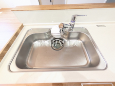 キッチンシンク・浄水器 【名古屋市北区志賀町3丁目】いつでもおいしいお水が飲める浄水器一体型水栓も完備 キッチンシンク・浄水器 【名古屋市北区志賀町3丁目】いつでもおいしいお水が飲める浄水器一体型水栓も完備