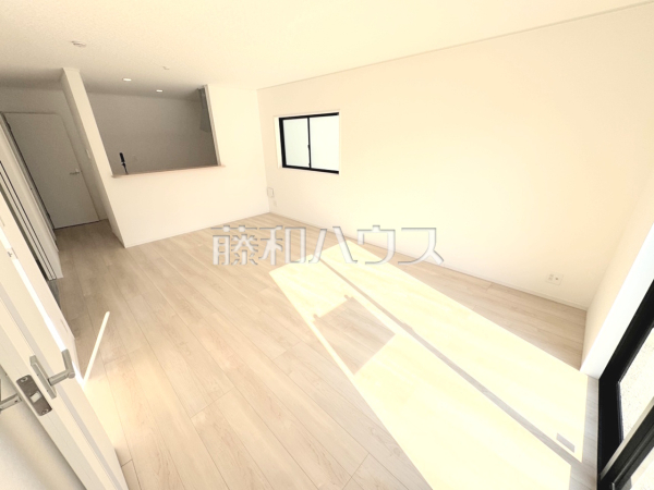 2号棟 リビング 【うるま市字天願】 2号棟 リビング 【うるま市字天願】