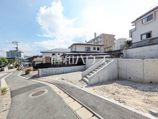 1号棟 接道状況および現場風景 【福岡市城南区神松寺1丁目】 1号棟 接道状況および現場風景 【福岡市城南区神松寺1丁目】