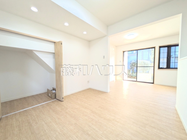 リビング 【東村山市恩多町1丁目】 リビング 【東村山市恩多町1丁目】