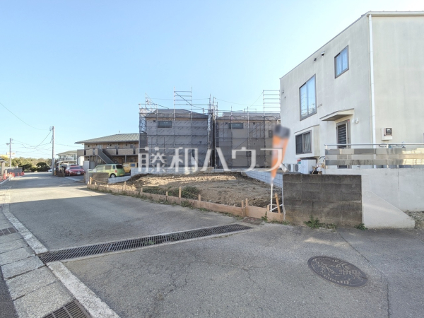 接道状況および現場風景 【日野市大字上田】
建物のプレゼンをさせて頂きますので、実際の完成イメージを思い描いて頂くことができます。お気軽にお問合せを。 接道状況および現場風景 【日野市大字上田】
建物のプレゼンをさせて頂きますので、実際の完成イメージを思い描いて頂くことができます。お気軽にお問合せを。