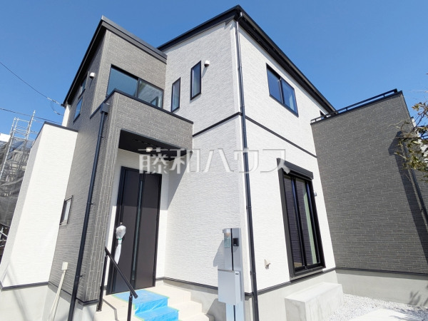 5号棟 外観 【日野市大字上田】
堂々完成、いつでもご内覧いただけます!ぜひ実物をご覧いただきたく思います。喜んでご案内いたしますのでお気軽にお問合せ下さい。 5号棟 外観 【日野市大字上田】
堂々完成、いつでもご内覧いただけます!ぜひ実物をご覧いただきたく思います。喜んでご案内いたしますのでお気軽にお問合せ下さい。