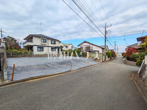 接道状況および現場風景 【多摩市桜ヶ丘4丁目】 接道状況および現場風景 【多摩市桜ヶ丘4丁目】