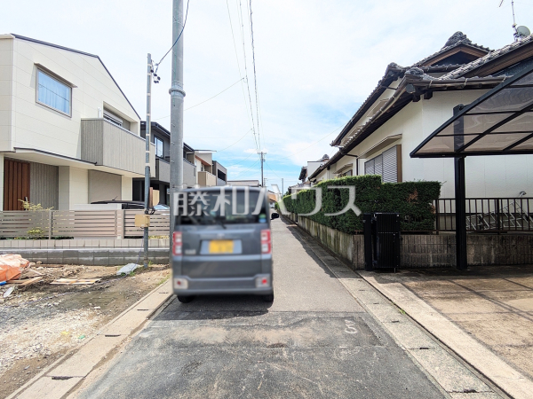 接道状況および現場風景 【小牧市郷中2丁目】 接道状況および現場風景 【小牧市郷中2丁目】