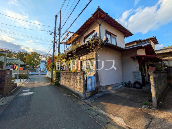 接道状況および現場風景(現況:古屋有) 【福岡市城南区長尾5丁目】 接道状況および現場風景(現況:古屋有) 【福岡市城南区長尾5丁目】