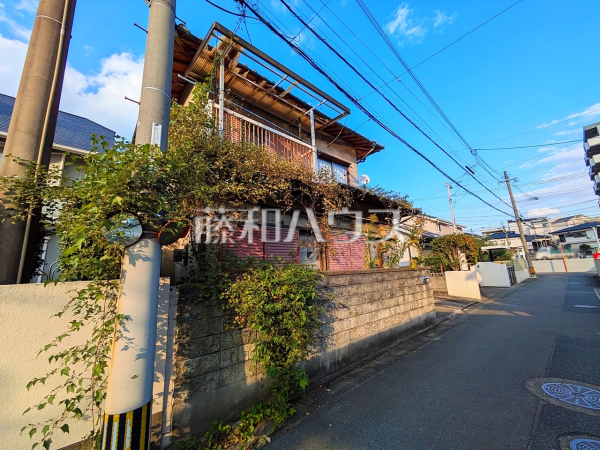 接道状況および現場風景(現況:古屋有) 【福岡市城南区長尾5丁目】 接道状況および現場風景(現況:古屋有) 【福岡市城南区長尾5丁目】