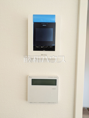 1号棟 TVモニター付インターフォン・浴室給湯リモコン 【調布市八雲台1丁目】 防犯に役立つTVモニター付インターフォン・追焚機能付で時間差入浴もOK な浴室給湯リモコン