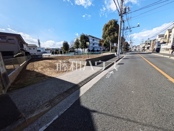 接道状況および現場風景 【西東京市西原町4丁目】 接道状況および現場風景 【西東京市西原町4丁目】