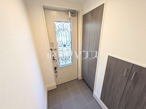 広々とした玄関ホールで、お客様のお出迎えも楽しみですね。 【新座市池田5丁目】 広々とした玄関ホールで、お客様のお出迎えも楽しみですね。 【新座市池田5丁目】