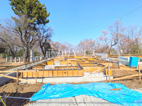 1号棟 外観 【日野市日野本町3丁目】現在建築中につき、完成後には確認できなくなる構造部分などがご覧いただけます。完成後の内覧とは違った視点での現地見学が可能です。 1号棟 外観 【日野市日野本町3丁目】現在建築中につき、完成後には確認できなくなる構造部分などがご覧いただけます。完成後の内覧とは違った視点での現地見学が可能です。