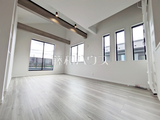 1号棟 リビング 【府中市南町3丁目】
