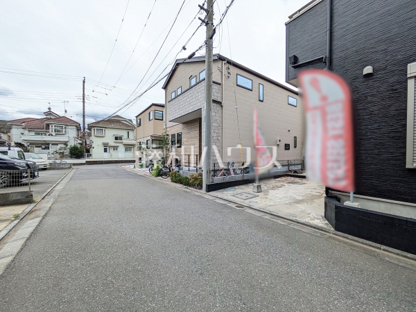接道状況および現場風景 【新座市片山3丁目】 接道状況および現場風景 【新座市片山3丁目】