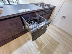 食器洗浄乾燥機 食器が出し入れしやすいスライドオープン式の食器洗浄乾燥機 食器洗浄乾燥機 食器が出し入れしやすいスライドオープン式の食器洗浄乾燥機