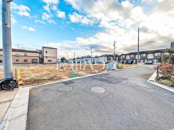 接道状況および現場風景 【新座市新堀2丁目】 接道状況および現場風景 【新座市新堀2丁目】