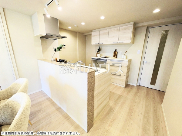 キッチン/ご家族の様子がわかり、会話も楽しめる対面式システムキッチン 【クラッシィハウス浜田山】 キッチン/ご家族の様子がわかり、会話も楽しめる対面式システムキッチン 【クラッシィハウス浜田山】