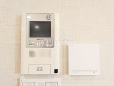 TVモニター付きインターホン 【クラッシィハウス浜田山】訪問者がわかるTVモニター付インターホンは、お子様のお留守番にも活躍するかも?! TVモニター付きインターホン 【クラッシィハウス浜田山】訪問者がわかるTVモニター付インターホンは、お子様のお留守番にも活躍するかも?!