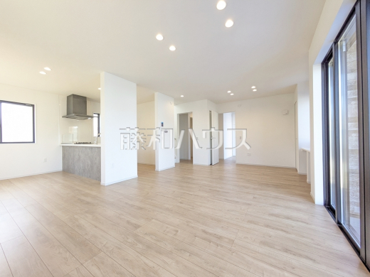 1号棟 リビング 【日野市万願寺6丁目】