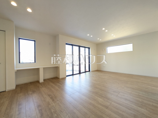 1号棟 リビング 【日野市万願寺6丁目】