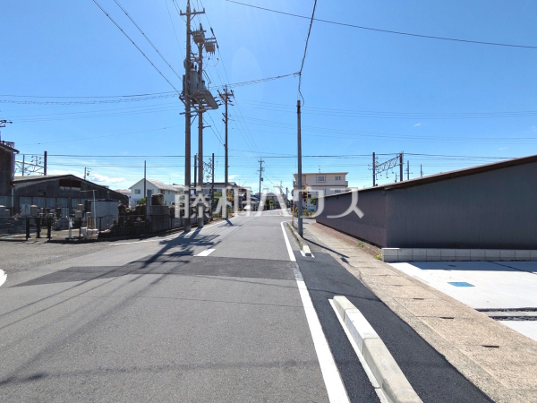 接道状況および現場風景 【岩倉市宮前町1丁目】 接道状況および現場風景 【岩倉市宮前町1丁目】
