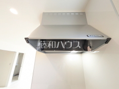 1号棟 レンジフード 【岩倉市宮前町1丁目】お手入れのしやすいレンジフードは見た目もスッキリしていて、料理時の油煙やニオイを効率的に外に出せます。 1号棟 レンジフード 【岩倉市宮前町1丁目】お手入れのしやすいレンジフードは見た目もスッキリしていて、料理時の油煙やニオイを効率的に外に出せます。