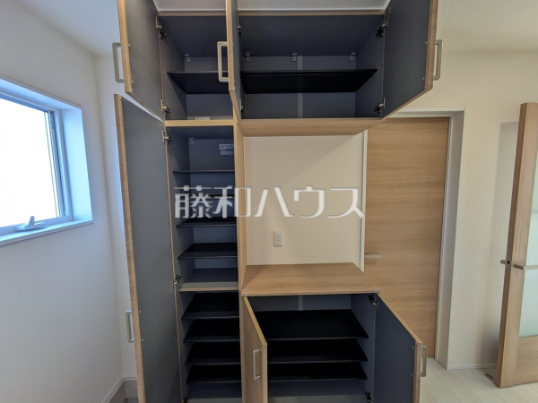 2号棟 玄関収納 【岩倉市鈴井町中島】 2号棟 玄関収納 【岩倉市鈴井町中島】