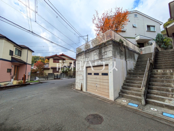 接道状況および現場風景 【八王子市大塚】 接道状況および現場風景 【八王子市大塚】