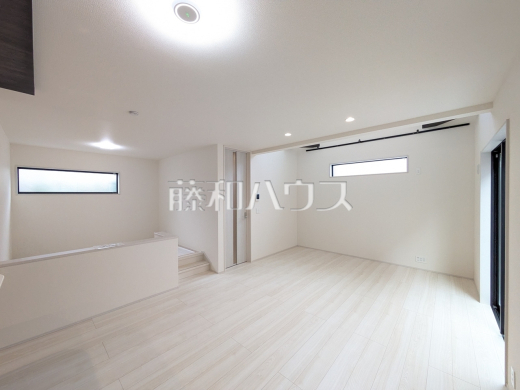 リビング 【国分寺市本多4丁目】