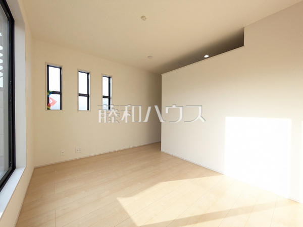 8号棟 居室 【武蔵村山市残堀1丁目】2面採光で明るく風通しの良いお部屋
8号棟 居室 【武蔵村山市残堀1丁目】2面採光で明るく風通しの良いお部屋