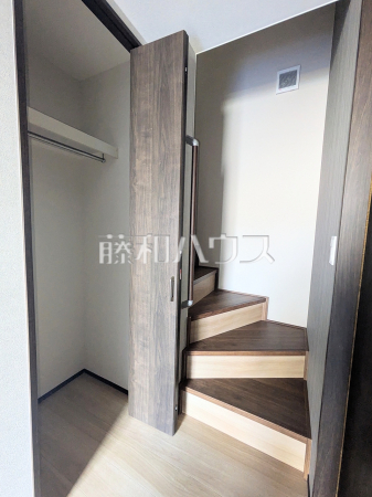 B号棟 階段 【狛江市西野川2丁目】 B号棟 階段 【狛江市西野川2丁目】