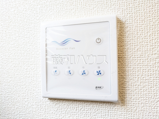 ブースターファン 【国分寺市西恋ヶ窪3丁目】 1階と2階の間の空間にエアコンの空気を循環させ、家全体の温度を均一にします。