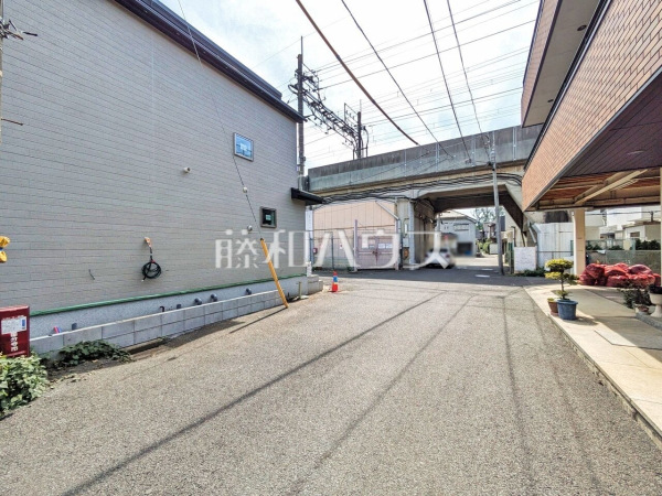 接道状況および現場風景 【国分寺市西恋ヶ窪3丁目】 接道状況および現場風景 【国分寺市西恋ヶ窪3丁目】
