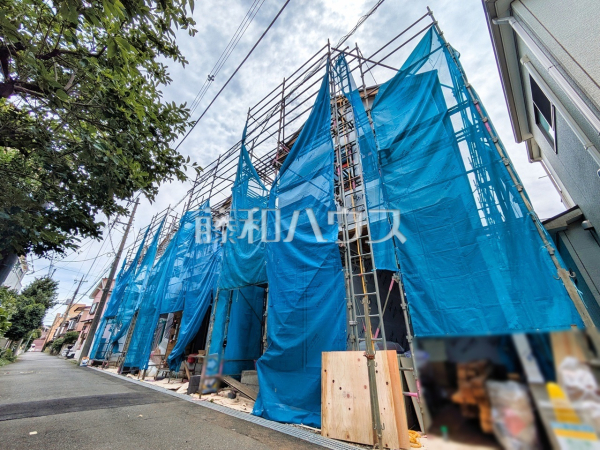 現場風景 【清瀬市竹丘3丁目】 建物のプレゼンをさせていただきますので、実際の完成イメージを思い描いていただくことができます。お気軽にお問合せ下さい。 現場風景 【清瀬市竹丘3丁目】 建物のプレゼンをさせていただきますので、実際の完成イメージを思い描いていただくことができます。お気軽にお問合せ下さい。