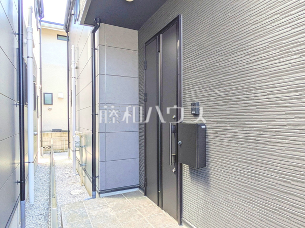 2号棟 玄関 【小金井市東町1丁目】 2号棟 玄関 【小金井市東町1丁目】
