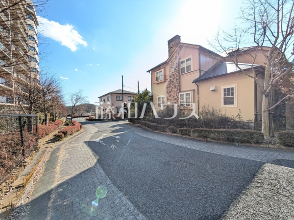 接道状況および現場風景 【八王子市みなみ野4丁目】 接道状況および現場風景 【八王子市みなみ野4丁目】