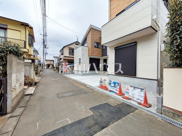 接道状況および現場風景 【所沢市北中3丁目】 平日のご案内も可能です。まずはお気軽にお問合せ下さいませ。 接道状況および現場風景 【所沢市北中3丁目】 平日のご案内も可能です。まずはお気軽にお問合せ下さいませ。