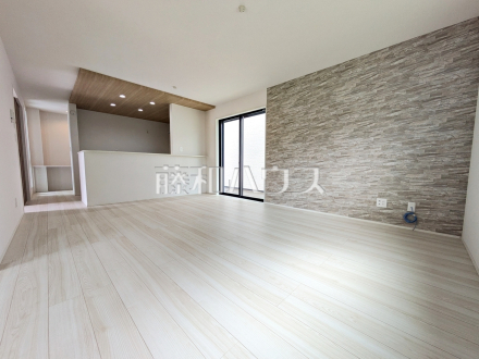 4号棟 リビング 【東村山市恩多町1丁目】/撮影日2026/08/15