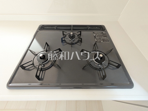 8号棟 キッチンコンロ 【新座市池田4丁目】