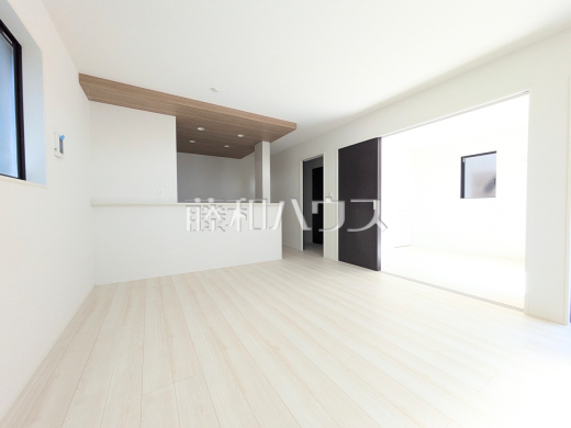 8号棟 リビング 【新座市池田4丁目】