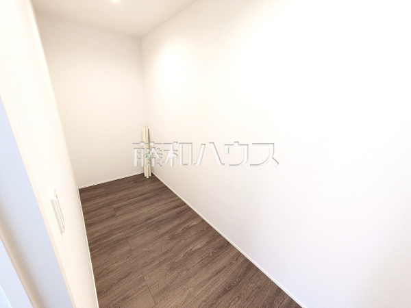 4号棟 パントリー 【北名古屋市六ツ師宮西】 4号棟 パントリー 【北名古屋市六ツ師宮西】