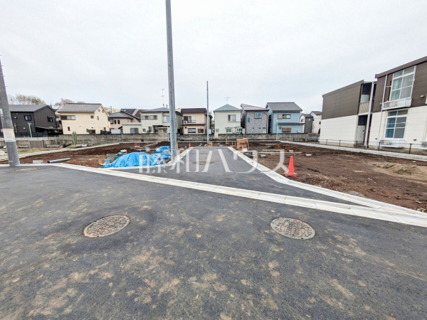 接道状況および現場風景 【東村山市秋津町3丁目】 見学はしたいけど、なかなか時間が取れない・・・そんな方に出勤前や仕事終わりにマイホームを見学できるサポートをいたします。 接道状況および現場風景 【東村山市秋津町3丁目】 見学はしたいけど、なかなか時間が取れない・・・そんな方に出勤前や仕事終わりにマイホームを見学できるサポートをいたします。