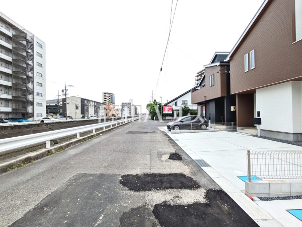 接道状況および現場風景 【春日井市乙輪町1丁目】 接道状況および現場風景 【春日井市乙輪町1丁目】