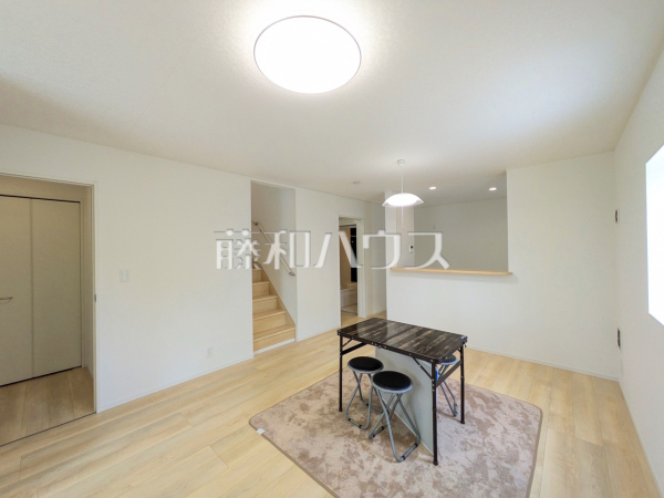 2号棟 リビング 【糸満市字座波】 2号棟 リビング 【糸満市字座波】