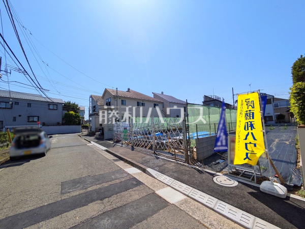 ≪接道状況≫ 道路から奥まった住まいは、車や人通りも気にならずプライバシーの確保された住空間を保つことができます。【府中市四谷3丁目】 ≪接道状況≫ 道路から奥まった住まいは、車や人通りも気にならずプライバシーの確保された住空間を保つことができます。【府中市四谷3丁目】