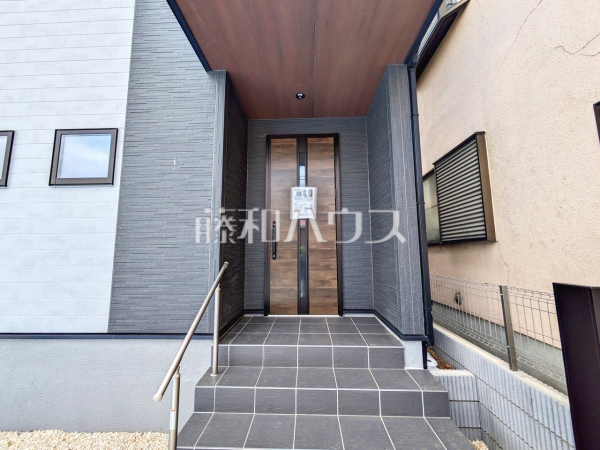 1号棟 玄関 【所沢市大字下安松】 1号棟 玄関 【所沢市大字下安松】