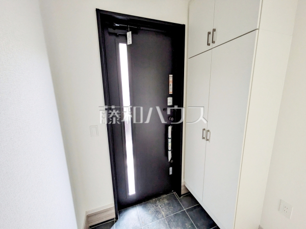 2号棟 玄関 【福岡市南区寺塚2丁目】 2号棟 玄関 【福岡市南区寺塚2丁目】