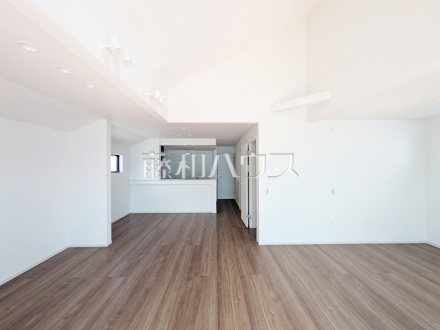 リビング 【調布市柴崎1丁目】/撮影日2026/04/03