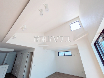 リビング 【調布市柴崎1丁目】/撮影日2026/04/03